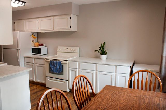 31 Marie Avenue E, West Saint Paul, MN 55118