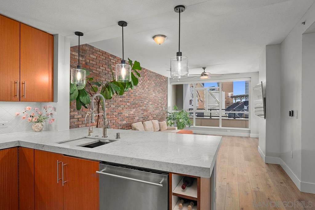 325 7th Avenue 905, San Diego, CA 92101 — photo 2