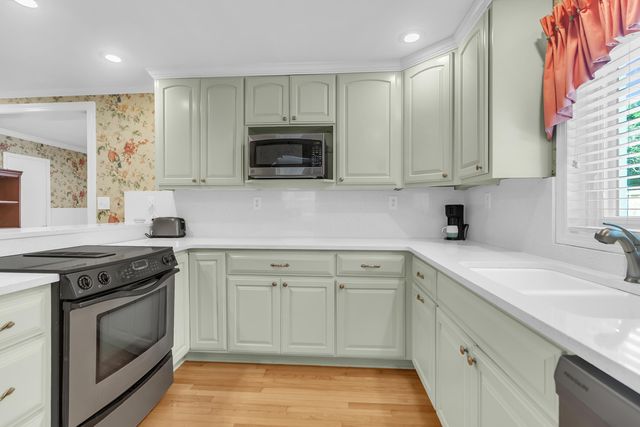 2078 Saint James Drive, Charleston, SC 29412