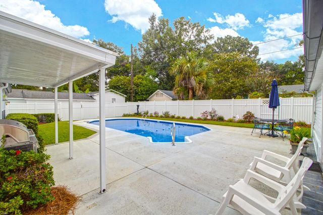 2078 Saint James Drive, Charleston, SC 29412