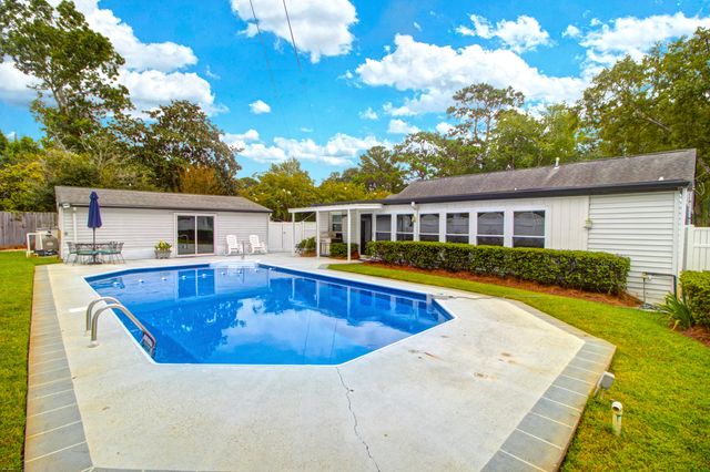 2078 Saint James Drive, Charleston, SC 29412