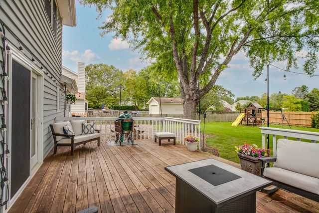 176 Adler Drive, Libertyville, IL 60048