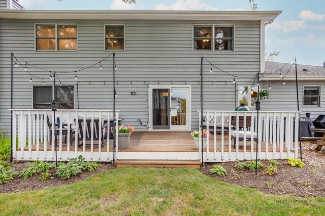 176 Adler Drive, Libertyville, IL 60048