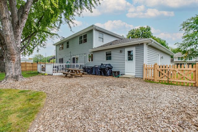 176 Adler Drive, Libertyville, IL 60048