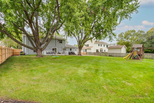176 Adler Drive, Libertyville, IL 60048