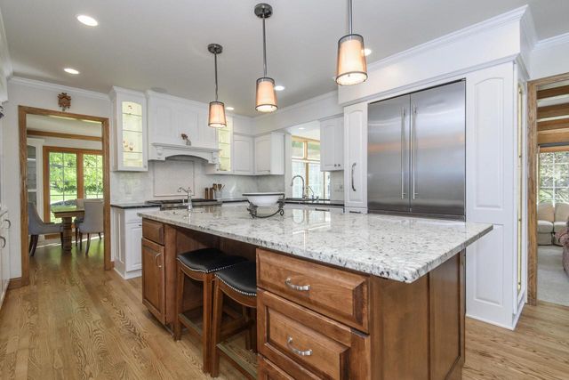 W302N1609 Crooked Creek COURT, Pewaukee, WI 53072