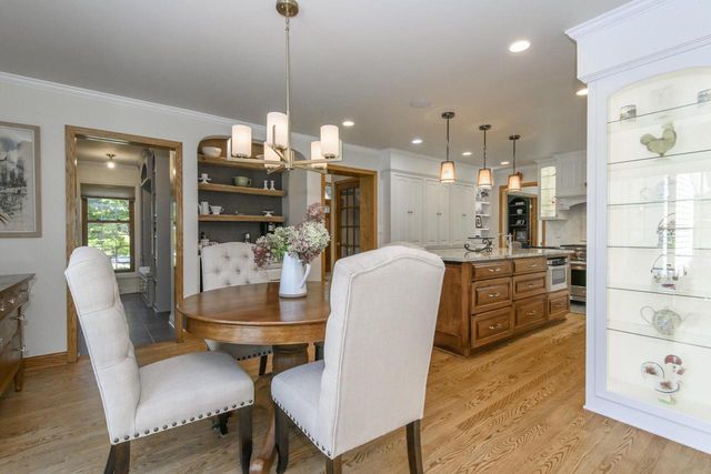 W302N1609 Crooked Creek COURT, Pewaukee, WI 53072