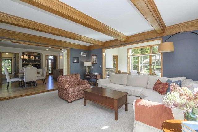 W302N1609 Crooked Creek COURT, Pewaukee, WI 53072