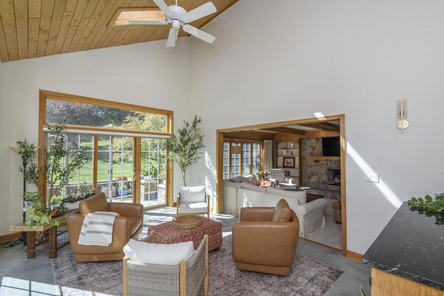 W302N1609 Crooked Creek COURT, Pewaukee, WI 53072