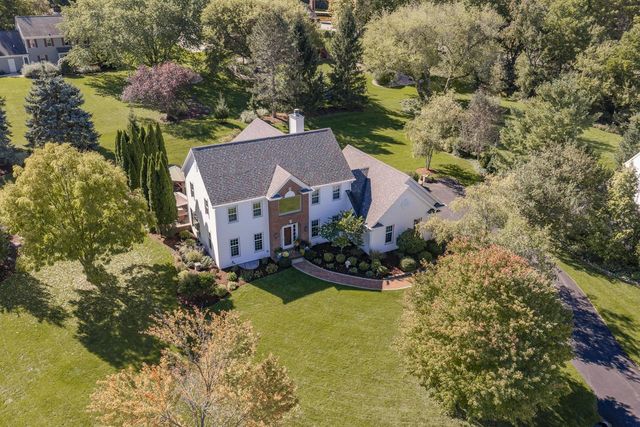 W302N1609 Crooked Creek COURT, Pewaukee, WI 53072