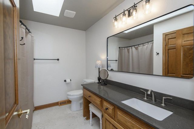 W302N1609 Crooked Creek COURT, Pewaukee, WI 53072