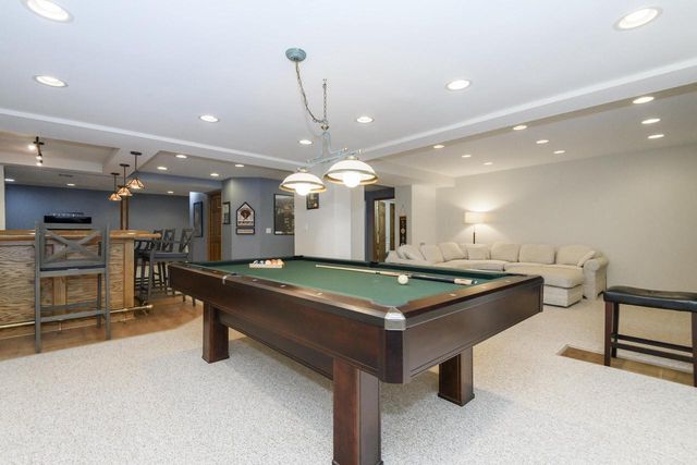 W302N1609 Crooked Creek COURT, Pewaukee, WI 53072