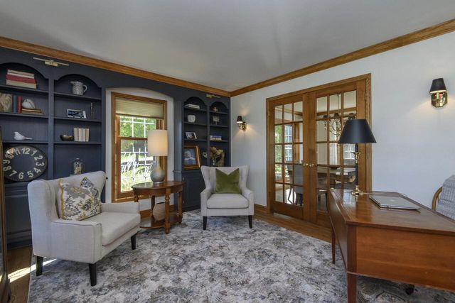 W302N1609 Crooked Creek COURT, Pewaukee, WI 53072