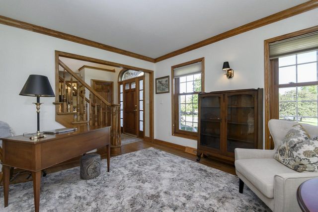W302N1609 Crooked Creek COURT, Pewaukee, WI 53072