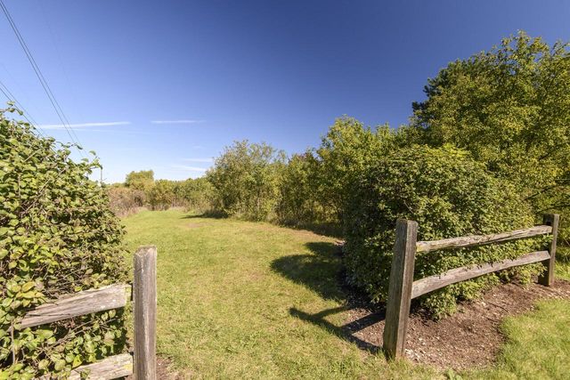 W302N1609 Crooked Creek COURT, Pewaukee, WI 53072