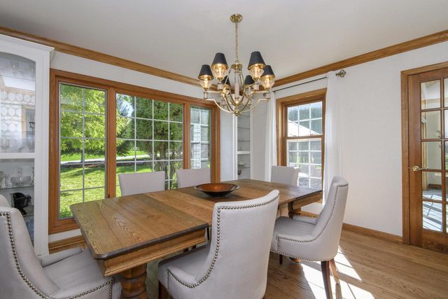 W302N1609 Crooked Creek COURT, Pewaukee, WI 53072