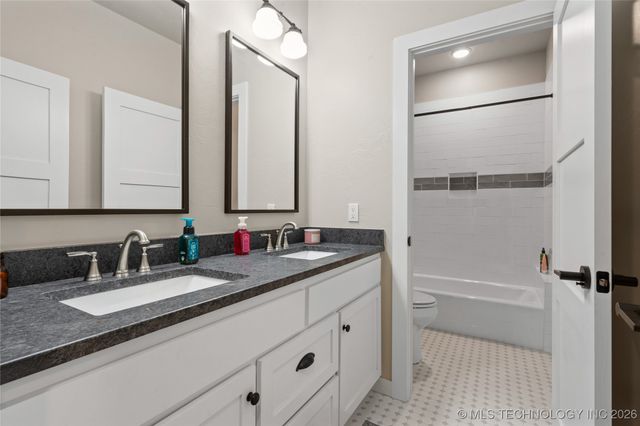 128 Royal Oaks Lane, Ardmore, OK 73401