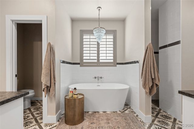 128 Royal Oaks Lane, Ardmore, OK 73401