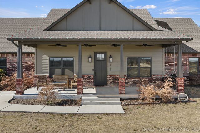 128 Royal Oaks Lane, Ardmore, OK 73401