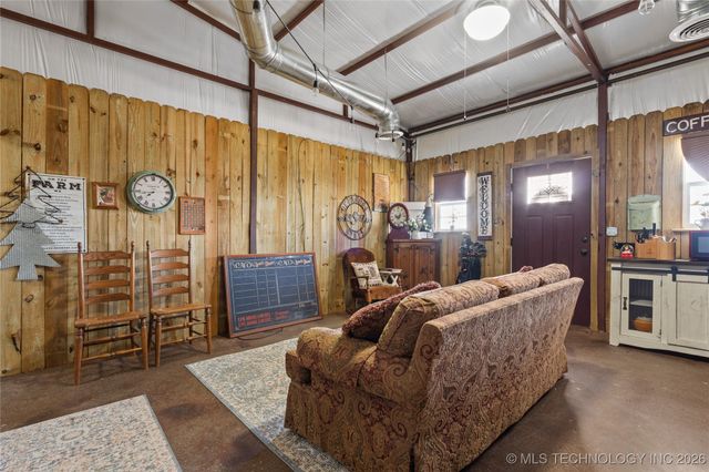 128 Royal Oaks Lane, Ardmore, OK 73401