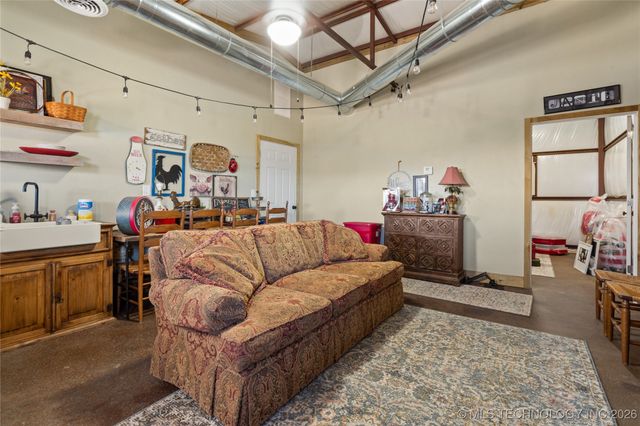 128 Royal Oaks Lane, Ardmore, OK 73401