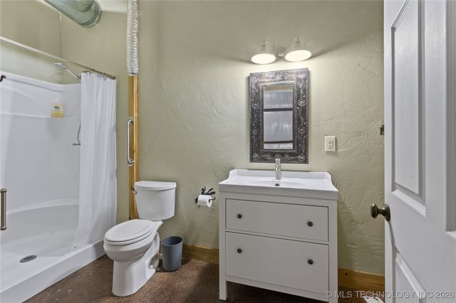 128 Royal Oaks Lane, Ardmore, OK 73401