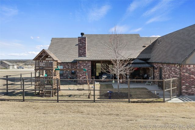 128 Royal Oaks Lane, Ardmore, OK 73401