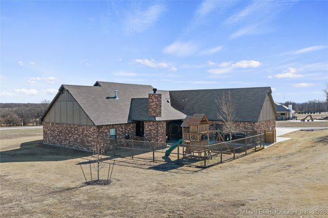 128 Royal Oaks Lane, Ardmore, OK 73401
