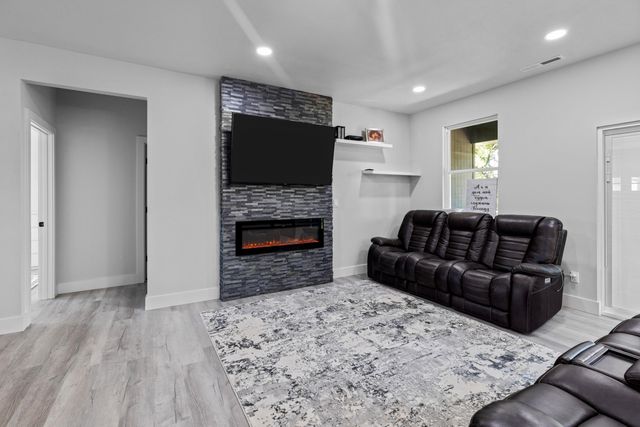 659 W Bridgewood Court, Springfield, MO 65803