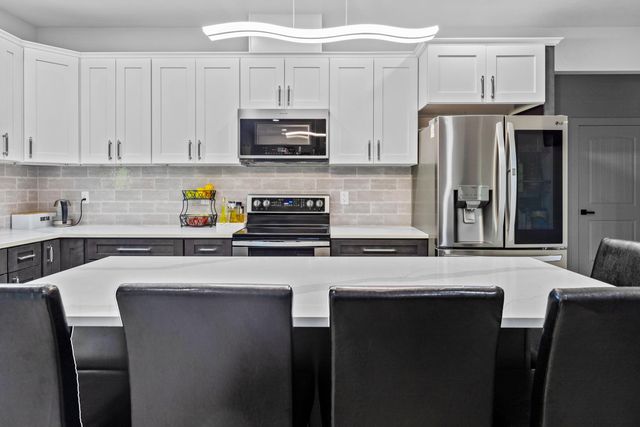 659 W Bridgewood Court, Springfield, MO 65803