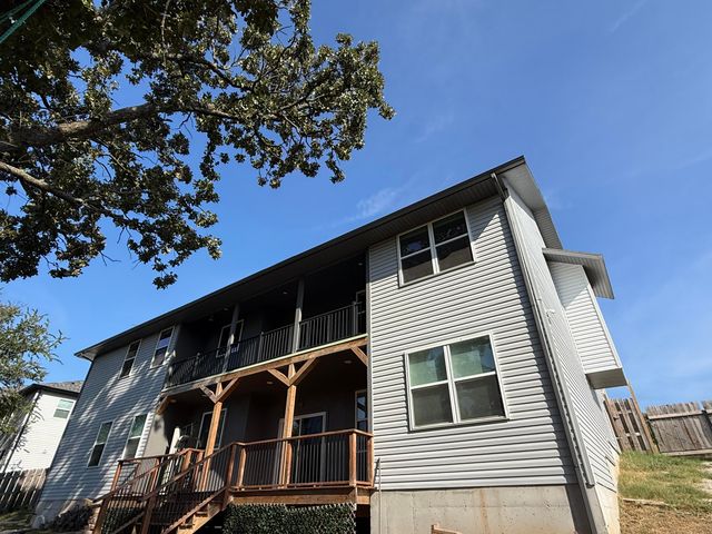 659 W Bridgewood Court, Springfield, MO 65803
