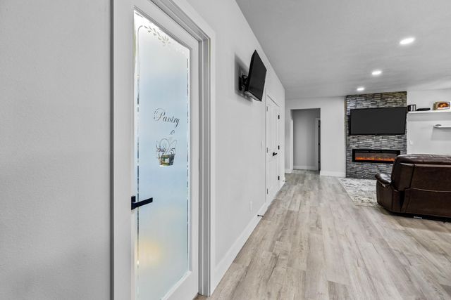659 W Bridgewood Court, Springfield, MO 65803