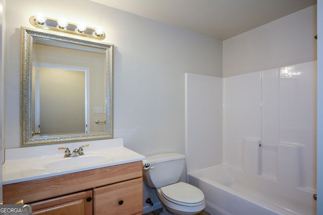 1942 Ashwood Grove Drive, Snellville, GA 30078
