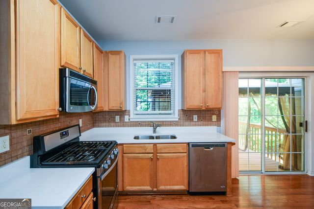 1942 Ashwood Grove Drive, Snellville, GA 30078