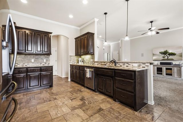 14101 Drakes Way, Yukon, OK 73099