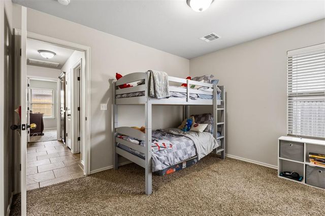 14101 Drakes Way, Yukon, OK 73099