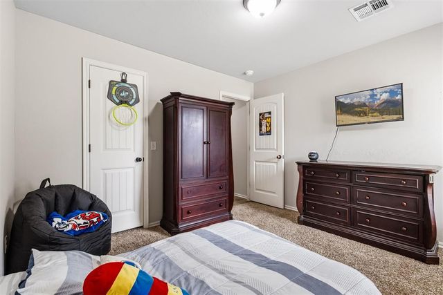 14101 Drakes Way, Yukon, OK 73099
