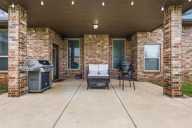 14101 Drakes Way, Yukon, OK 73099