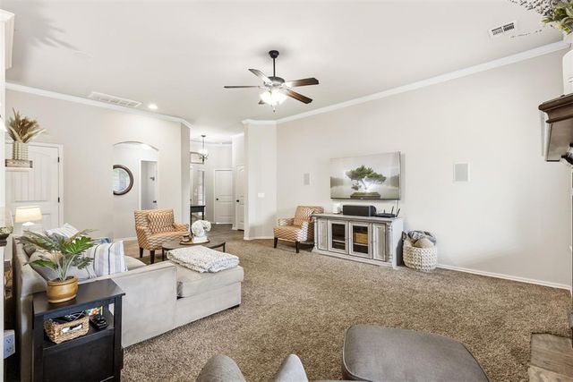 14101 Drakes Way, Yukon, OK 73099