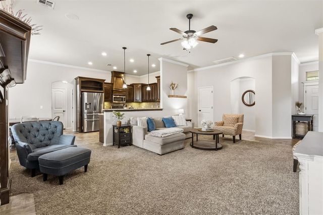 14101 Drakes Way, Yukon, OK 73099