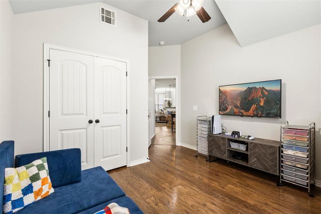 14101 Drakes Way, Yukon, OK 73099