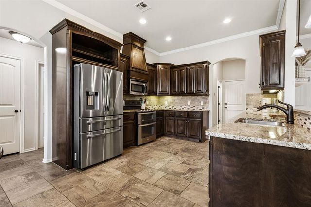 14101 Drakes Way, Yukon, OK 73099