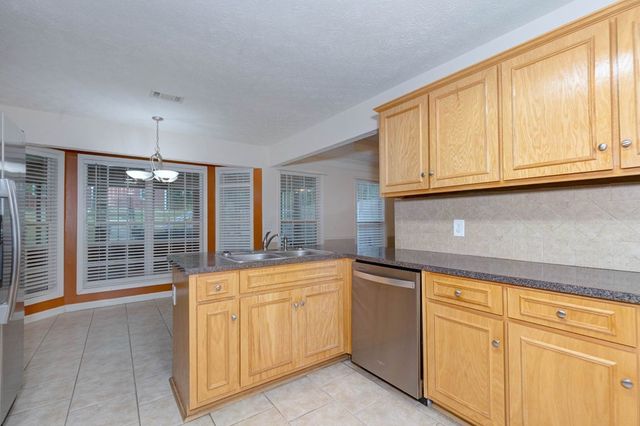 49 Calhoun Creek Road, Hamilton, GA 31811