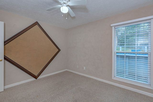 49 Calhoun Creek Road, Hamilton, GA 31811
