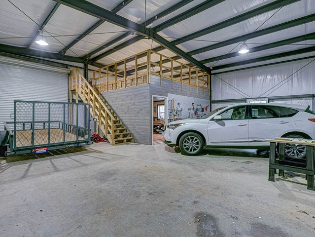 49 Calhoun Creek Road, Hamilton, GA 31811