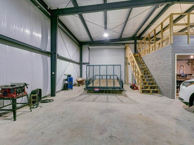 49 Calhoun Creek Road, Hamilton, GA 31811
