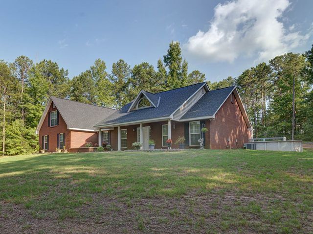 49 Calhoun Creek Road, Hamilton, GA 31811