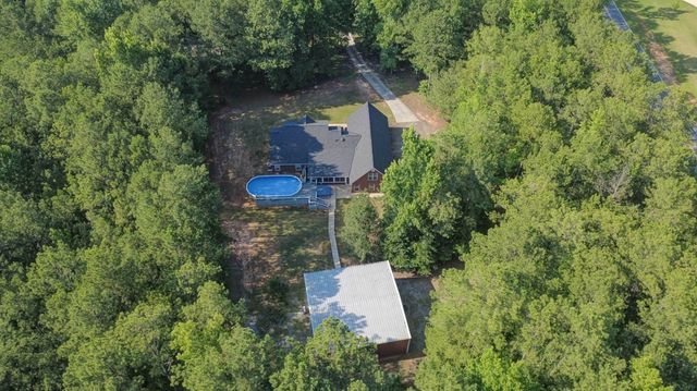 49 Calhoun Creek Road, Hamilton, GA 31811
