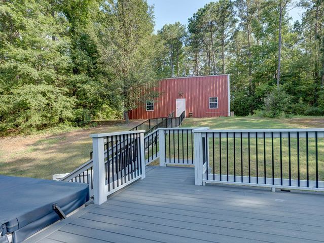 49 Calhoun Creek Road, Hamilton, GA 31811
