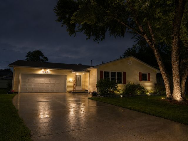 435 33rd Avenue, East Moline, IL 61244